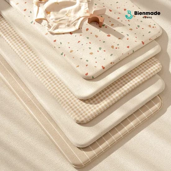 비엔메이드 디어매트 기저귀갈이대 교환대 전용 PVC 쿠션 엠보 방수 매트 출산선물 75 x 44 x1.4