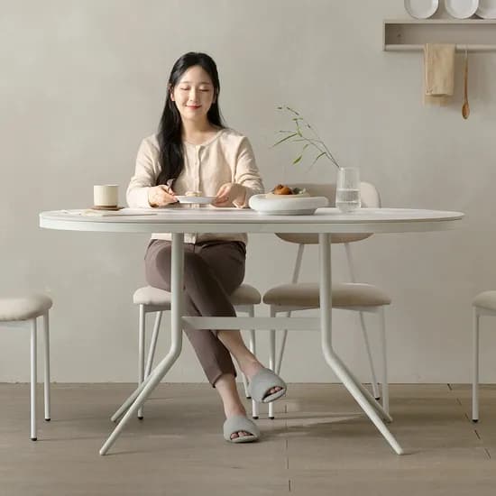 펠릭스 카페 테이블 타원형 세라믹 식탁 1400mm 화이트