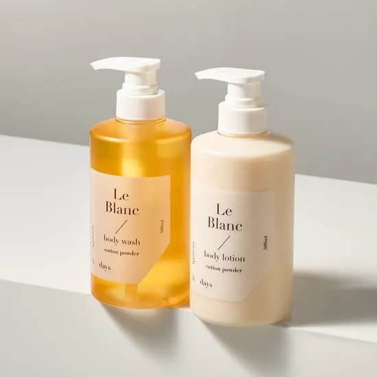 먼스앤데이즈 퍼퓸케어 바디워시 500ml+로션 500ml 2종, 르 블랑(베이비파우더)