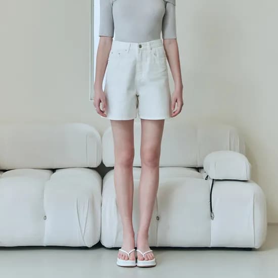 화이트 데님 숏팬츠 WHITE DENIM SHORT PANTS / WHITE