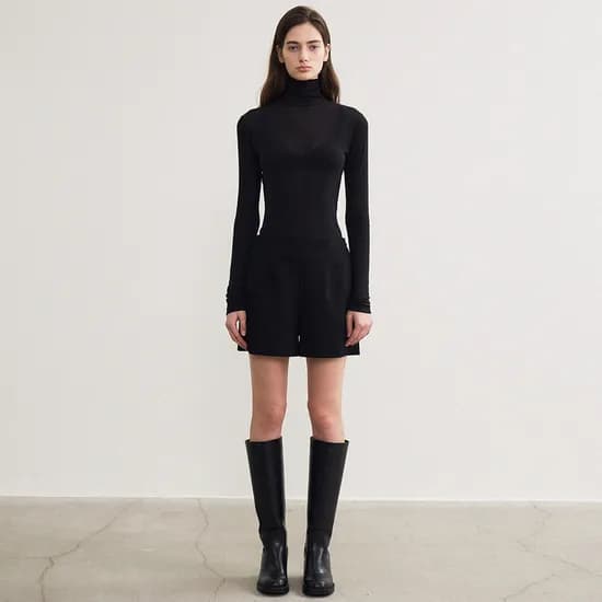 wool turtle-neck top (black)