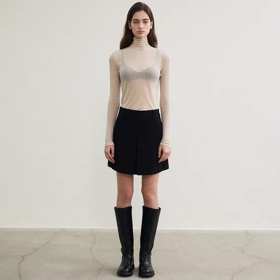 wool turtle-neck top (ecru)
