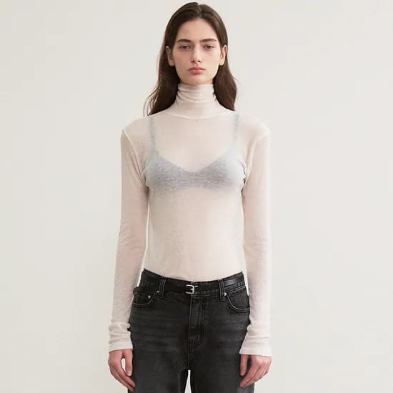 wool turtle-neck top (ivory)