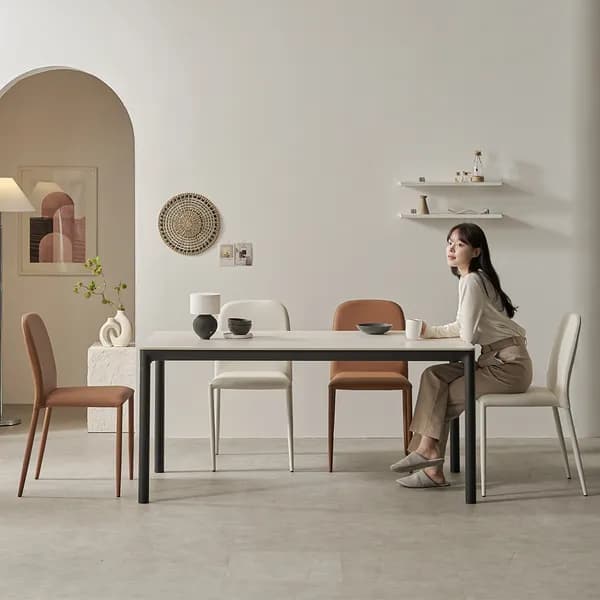 로프트 포세린 세라믹 식탁세트 웜화이트 의자4 1800mm 블랙프레임 305,000원