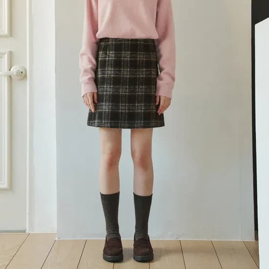 허쉬 체크 스커트 HUSH CHECK SKIRT / BROWNIE BLACK
