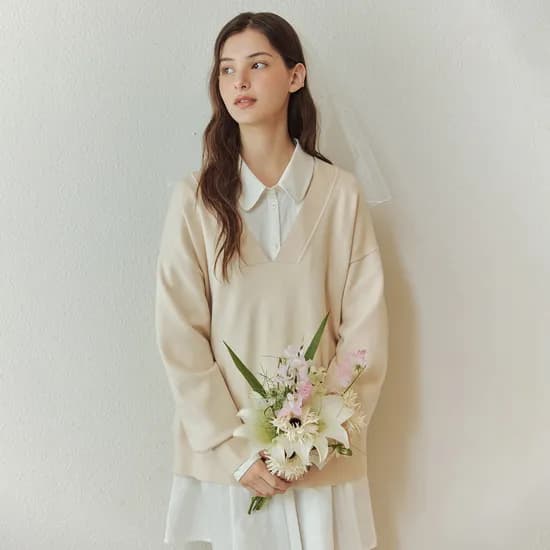 오버핏 브이넥 스웨터 OVERSIZED V-NECK SWEATER / BUTTER YELLOW