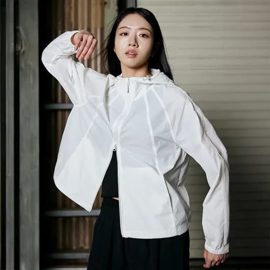 스파오 라이트 후드 윈드브레이커 SPJJG25G01 19,900원