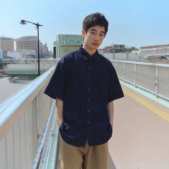 스파오 오버핏 반팔 데님 셔츠 SPYJG24C01