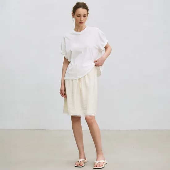 v-neck loose-fit T-shirt (white )