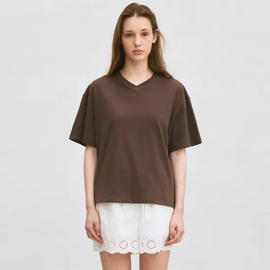 v-neck loose-fit T-shirt (brown)