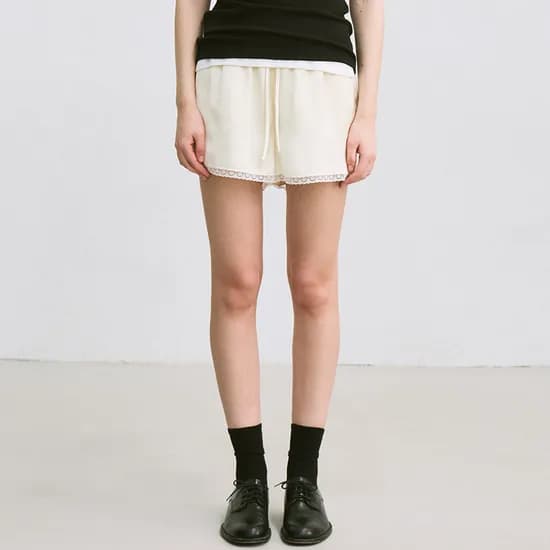 lace-trim mini shorts (light yellow)
