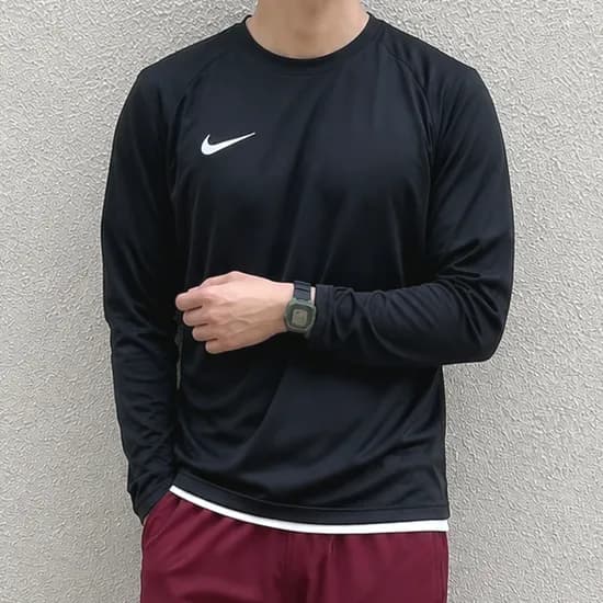 나이키 기능성 긴팔티 에센셜 스우시 시원한 냉감 러닝 티셔츠