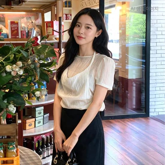로엠 홀터넥 레이어드 블라우스 RMBLG38RT1