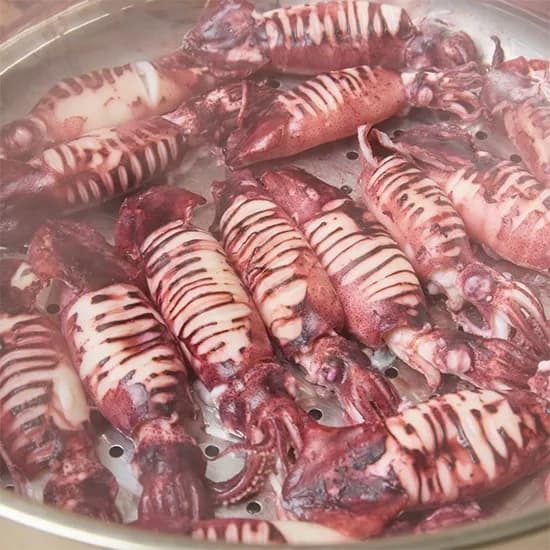 녹진한 내장과 부드러운 식감의 총알 한치