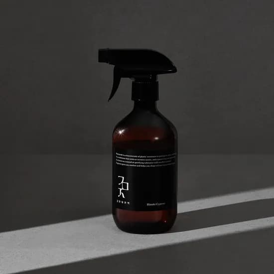 피톤치드 편백수 탈취제 스프레이 원액 500ml 편백나무 오일 수액 새집증후군 페인트 제거 방법 새차 탄 새가구 이불 냄새 베이크아웃 퇴치제  침대 집먼지 천연 셀프 청소