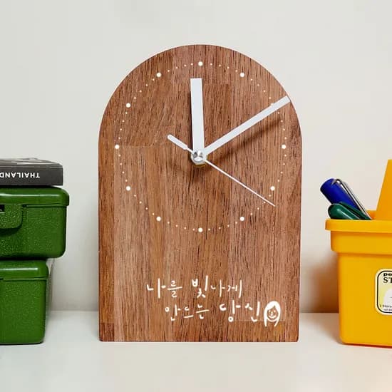 원목 아날로그 탁상시계 건전지 바늘 저소음 나를 빛나게 29,900원