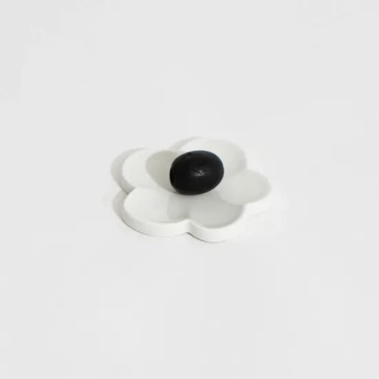 백자 비정형 5잎 수저받침 S M 7,200원