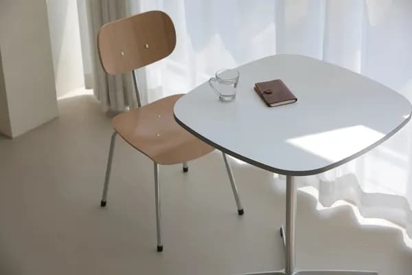 실버엣지 화이트 HPL 원형 사각 카페 테이블 900 사이즈
