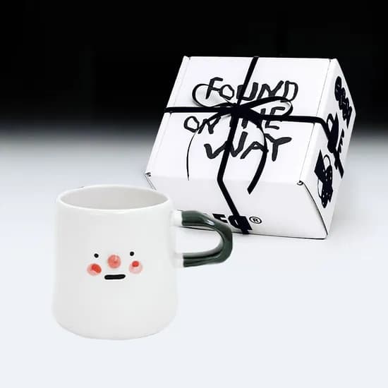 볼빨간 코몽이 머그컵