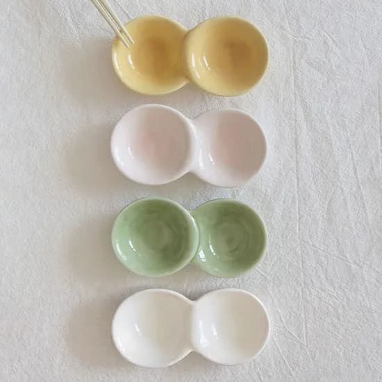 칸칸 콩 나눔접시 2칸 4color 종지 나눔 찬기 반찬그릇 2구 완두콩 소스볼