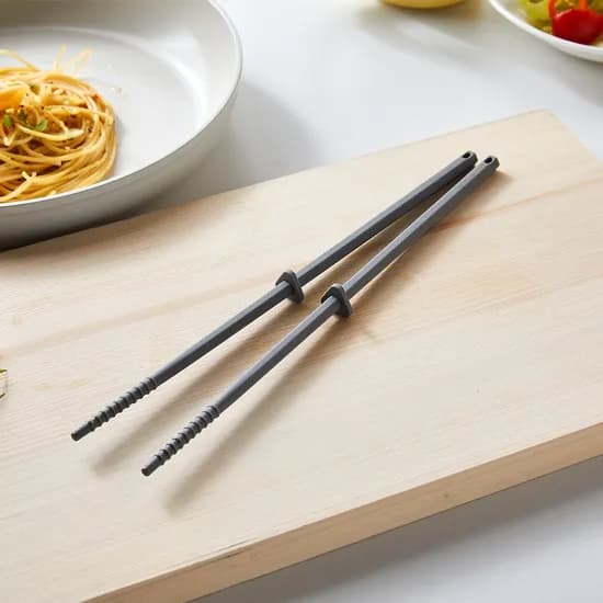 바닥에 닿지 않는 실리콘 요리 젓가락 1벌