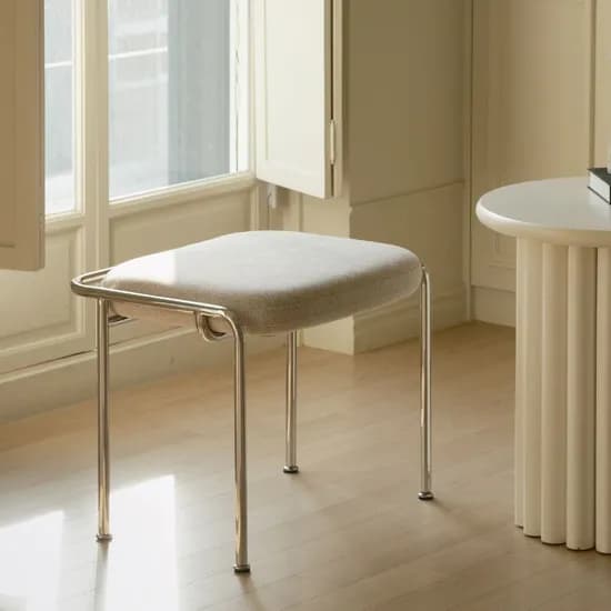 CARRY STOOL