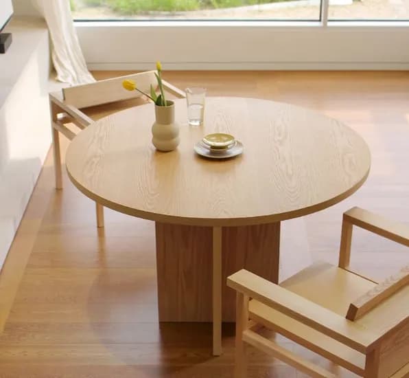 COLUMN CIRCLE TABLE WHITE OAK