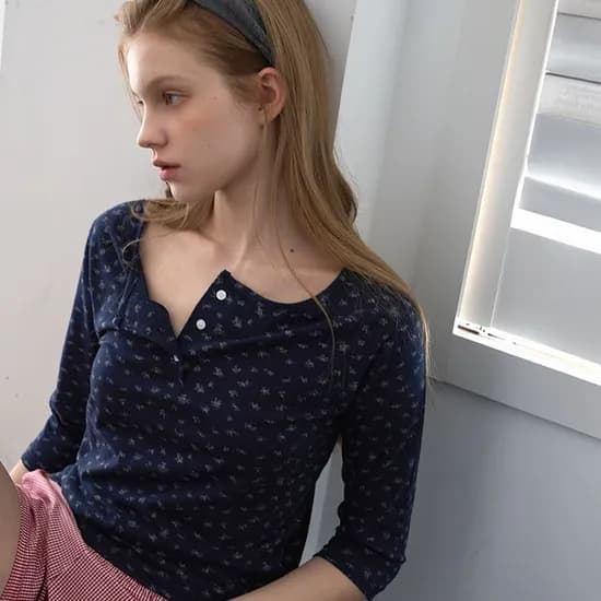 라이트인파리 플라워 7부 헨리넥 티셔츠 네이비