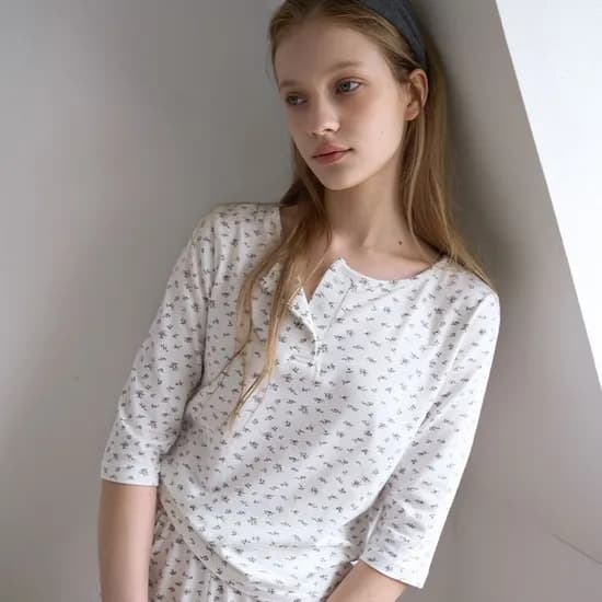 라이트인파리 플라워 7부 헨리넥 티셔츠 아이보리