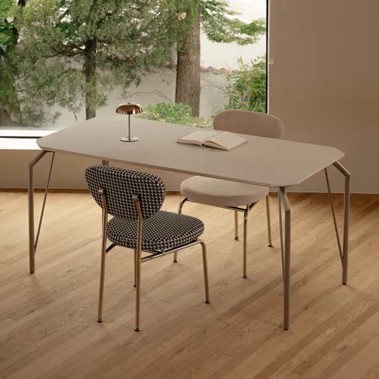 ANT DINING TALBE 식탁