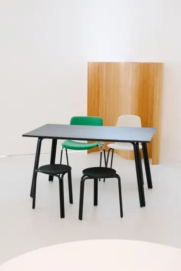 SEON DINING TABLE 1600