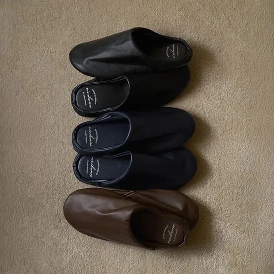 모먼트인파리 PU 가죽 실내화 층간소음 슬리퍼 3컬러 2sizes
