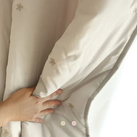 냉기차단 도톰한 솜누빔 자수 도브 겨울 방한 가리개 이불커튼