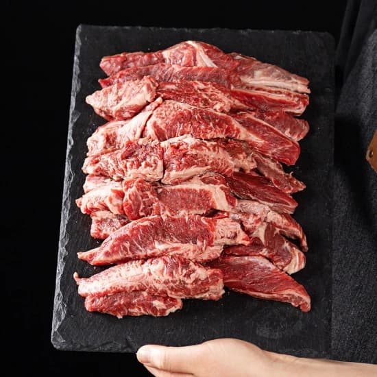 소갈비살 600g( 21,592원 )/ 닭가슴살 10팩(12,192원)/한돈 돼지고기 삼겹살(9,242원 )/ 수입  대패삼겹살 1kg(8,800원)/노르웨이 연어회 연어 200g(7,104원)/국내산 순살 족발 300g X3팩(13,072원)/한우우족도가니탕 850g x 3팩(10,949원 )/무료1