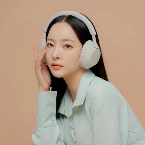 소니 WH-1000XM5 노이즈캔슬링 블루투스 헤드폰 (352,470원/무배)