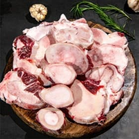 한우 사골 2kg + 우족1.3kg 내외 (16,800원 / 무배)