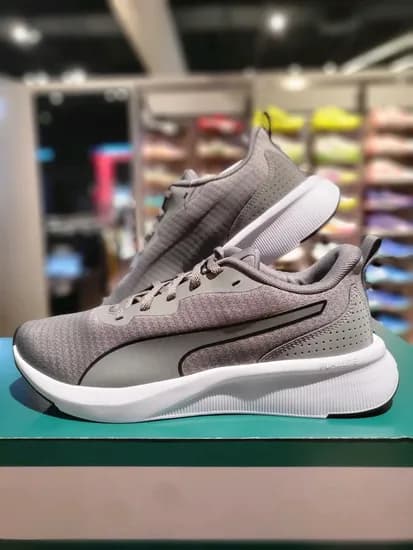 푸마 경량 운동화 (27,650원/무료)5