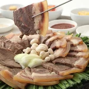 100% 암소 한우 삶은 머리 고기 국밥 소머리 수육 500g (12,000원/4,000원)1