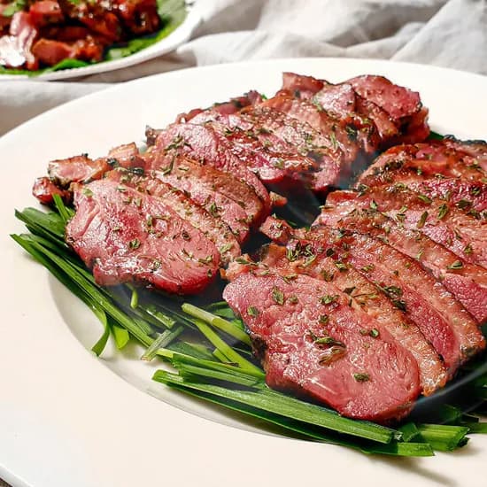 정다운 국내산 허브훈제오리 200g x 10팩, 느린농장 고추장 주물럭 200g x 10팩 골라담기