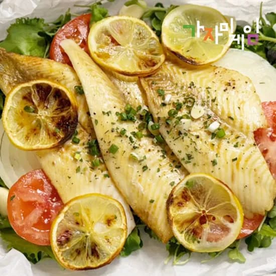 제로슈가 한돈 양념 돼지갈비 500g(11,319원/무료) , 가자미순살 1봉(8팩) 650~750g(10,917원/무료)