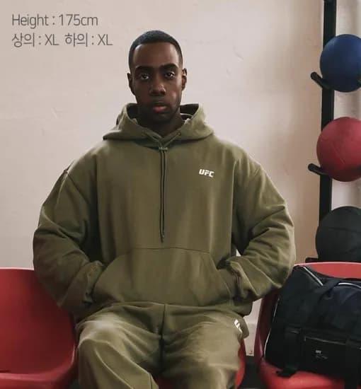UFC 불가항력 리플렉티브 로고 오버핏 후드티 택1
