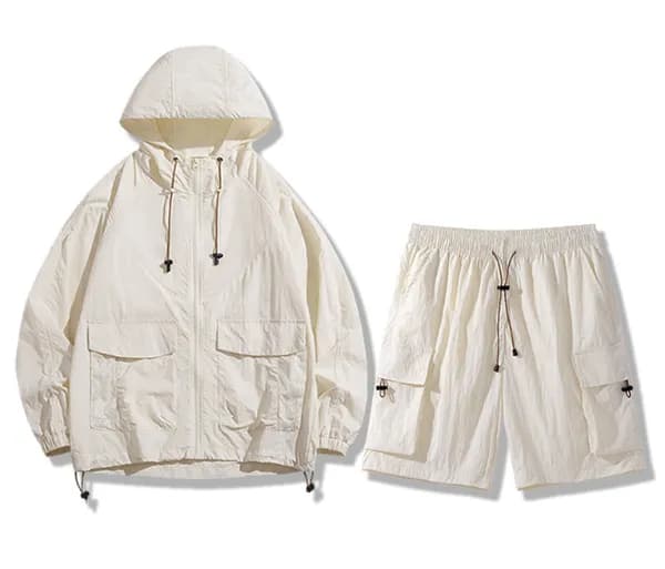 포인트 상하의 트레이닝복 세트 (24,300원 / 무료배송)