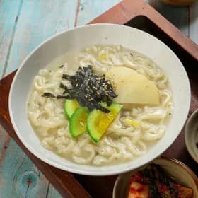 감자칼국수 400g x 3봉(스프포함) (7,400원/무료)