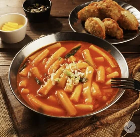 반할만떡 만두와떡볶이 세트 915g x 3봉 (21,900원/무료)