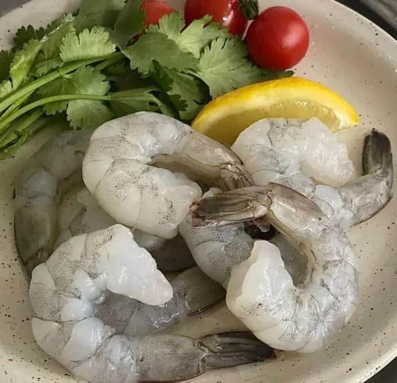 칵테일새우 흰다리새우살 냉동 21-25 900g 2개 (31,900원/무료)