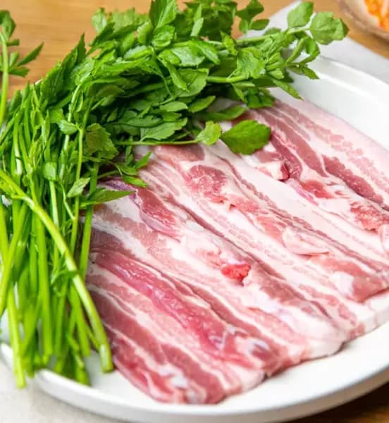국내산 삼겹살 1kg 미나리 200g 쌈채소