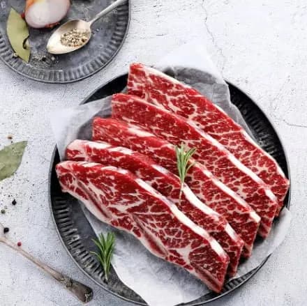 6 7 8꽃갈비 LA갈비 1kg(31,733원) 차돌박이 200g 5팩(22,055원) 탑초이스급 소등심 200g 3팩(15,375원/무료)