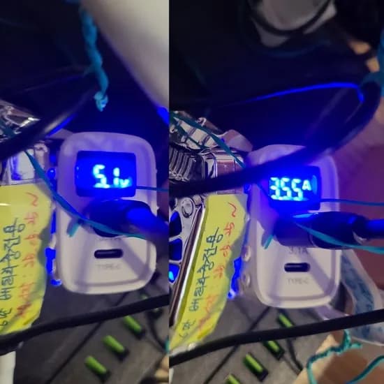 충전중 전류/전압 보여지는  가성비 "QC3+PD20W 겸용충전기' /250원 / 무배(천원샵)1