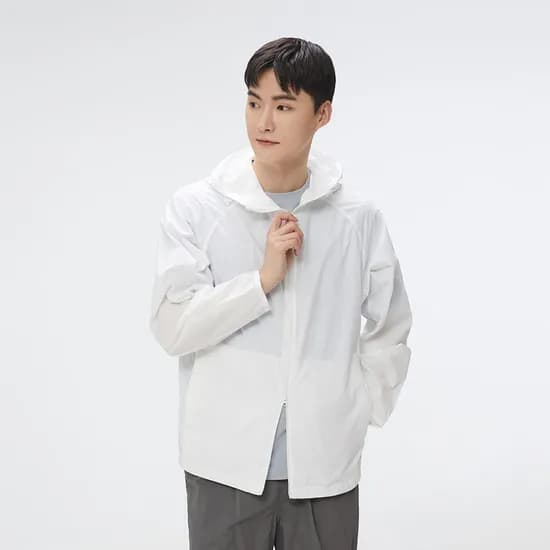 스파오 라이트 패커블 윈드브레이커