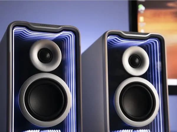 스 스피커.    Usually, 국내정발 is a modifier. I will remove it.    *Wait, let's re-read:* Keep only